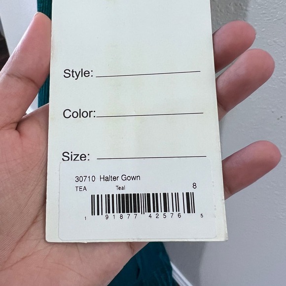 NEW MAC DUGGAL GREEN PLEATED GOWN Size 8 - Picture 10 of 12